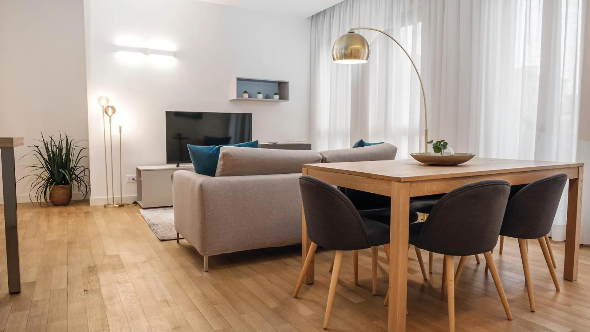Manzoni 44 Suite Milano 0*,  İtalya