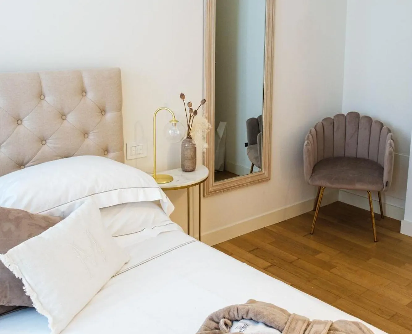 Manzoni 44 Suite Milano Daire